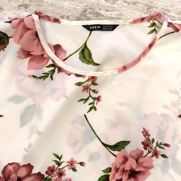 Floral Short Sleeve Top - Picture 4 of 8